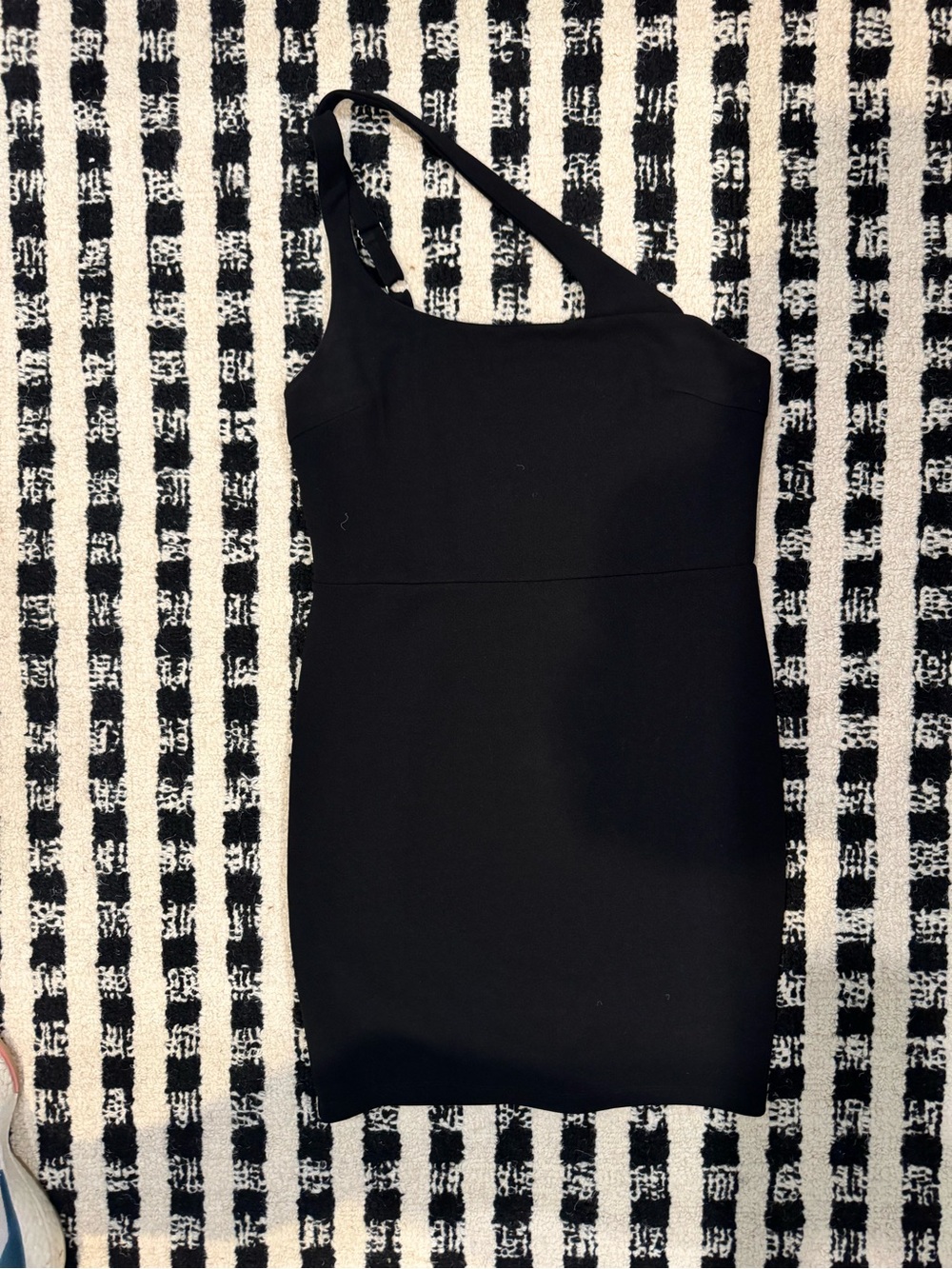 Lulu's Black One-Shoulder Bodycon Dress